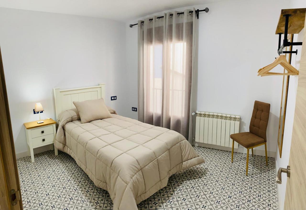 Al-Qazeres Suites Касерес Экстерьер фото