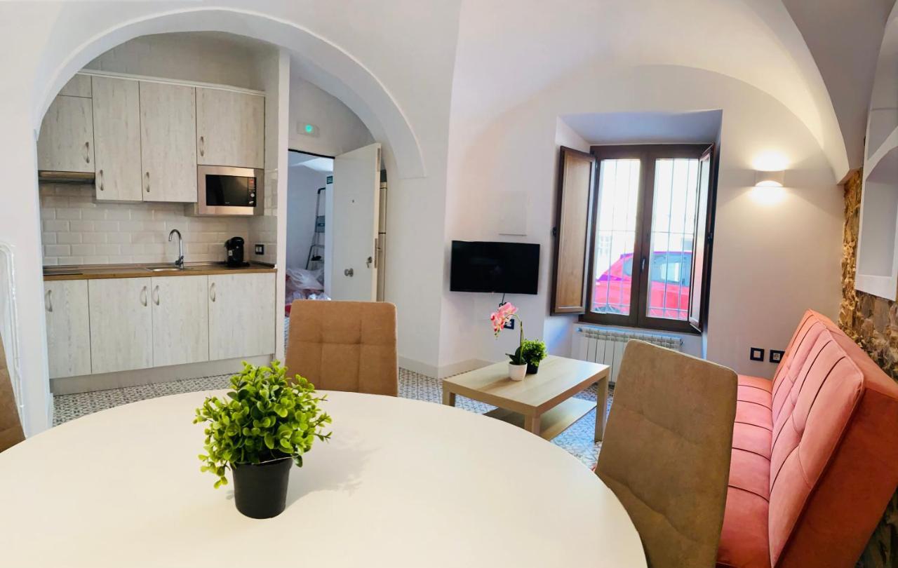 Al-Qazeres Suites Касерес Экстерьер фото