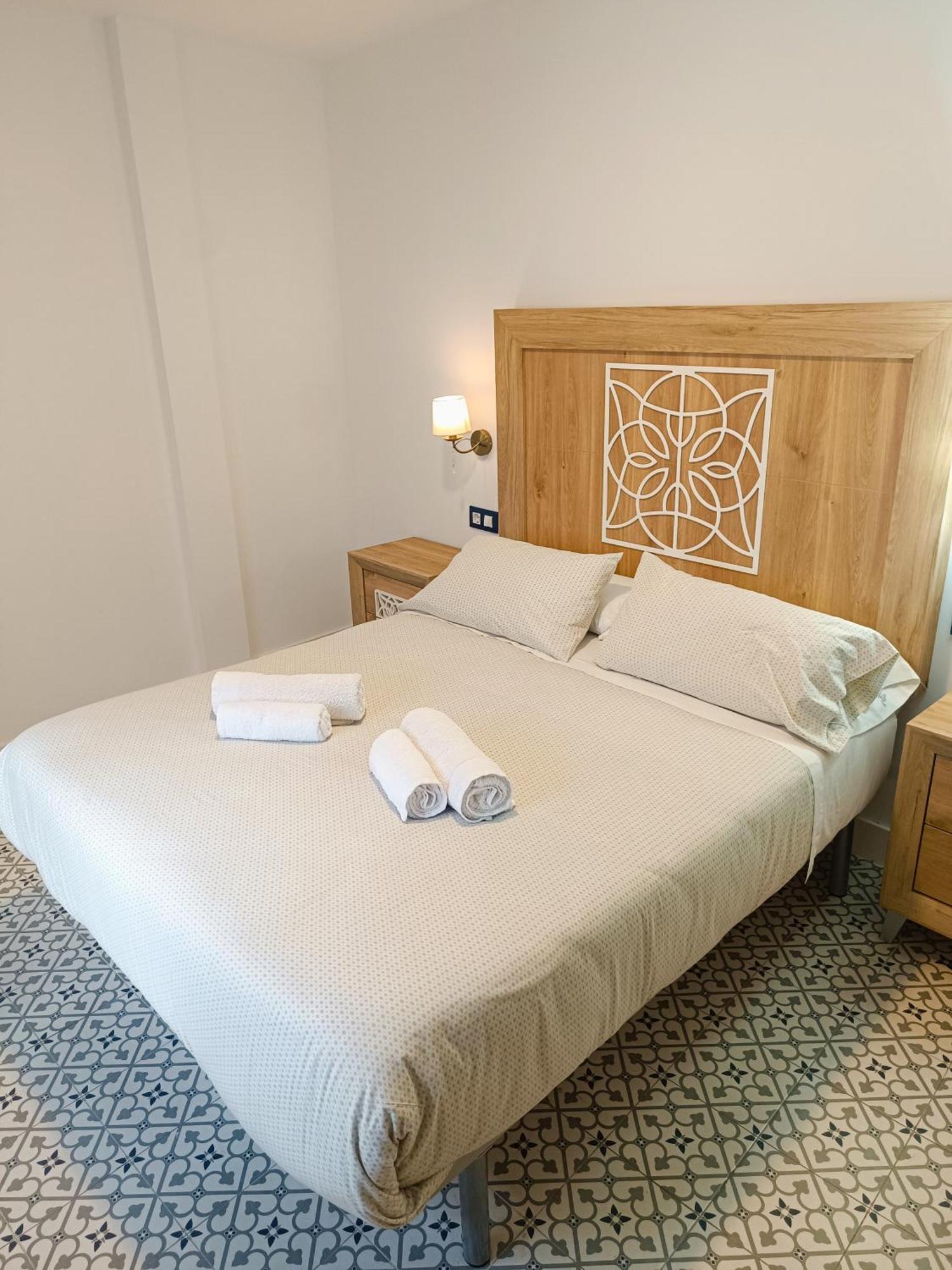 Al-Qazeres Suites Касерес Экстерьер фото