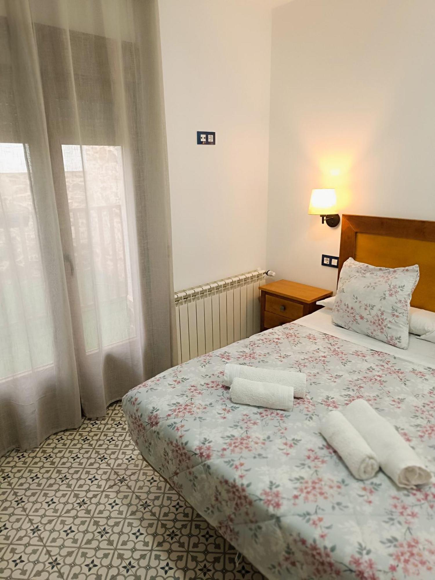 Al-Qazeres Suites Касерес Экстерьер фото