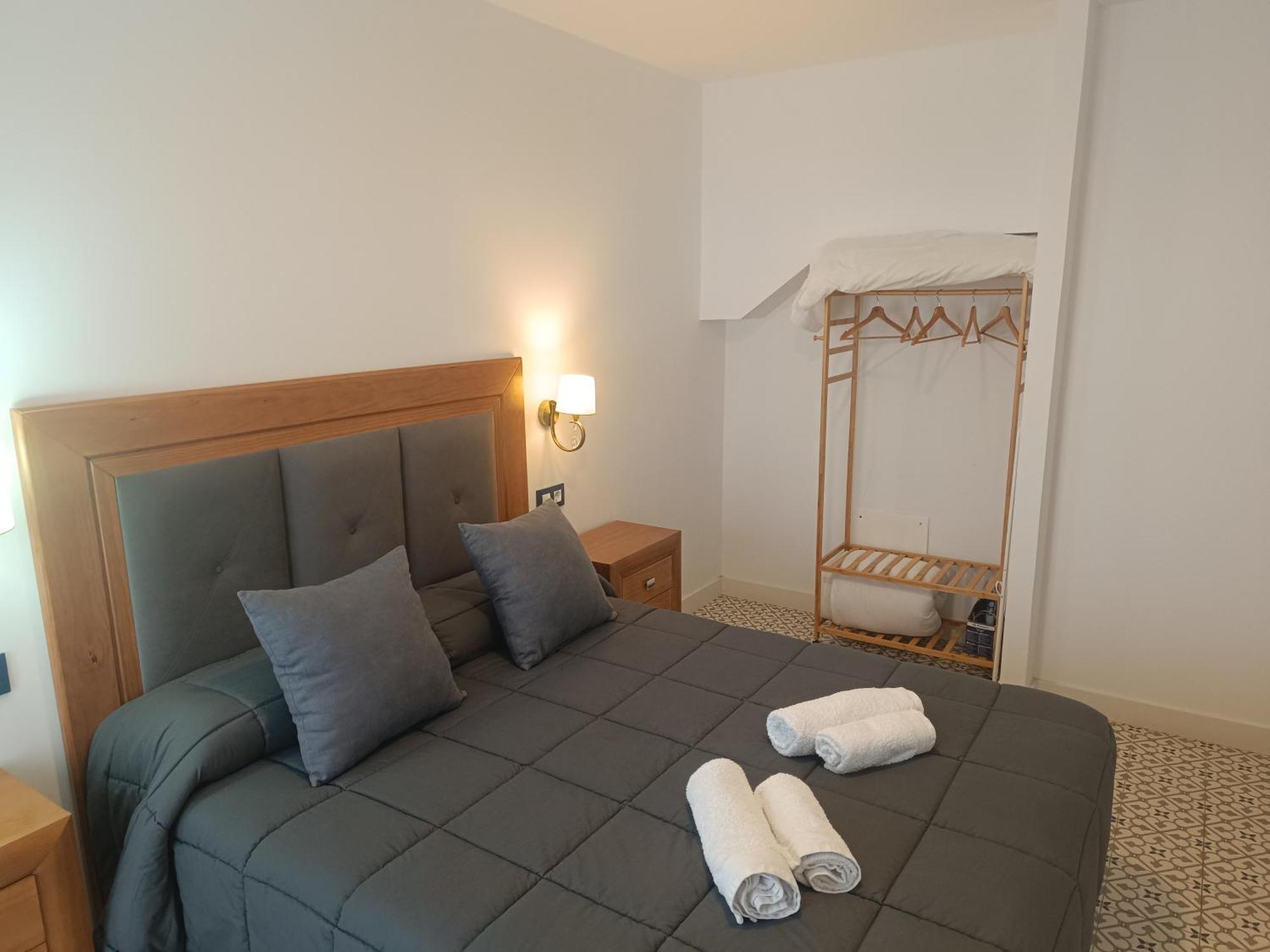 Al-Qazeres Suites Касерес Экстерьер фото